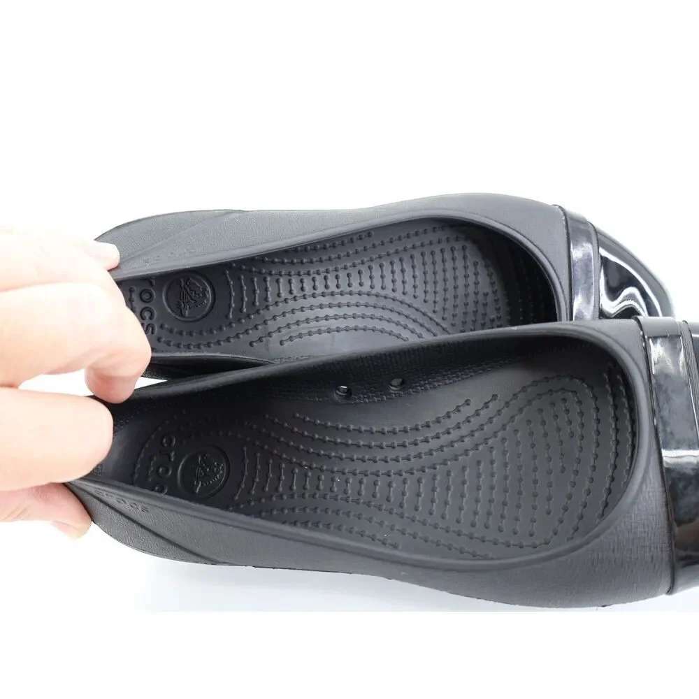 CROCS Women's Cap Toe Ballet Flats Size 7 Black Rubber Slip On Rubber Light Shoe